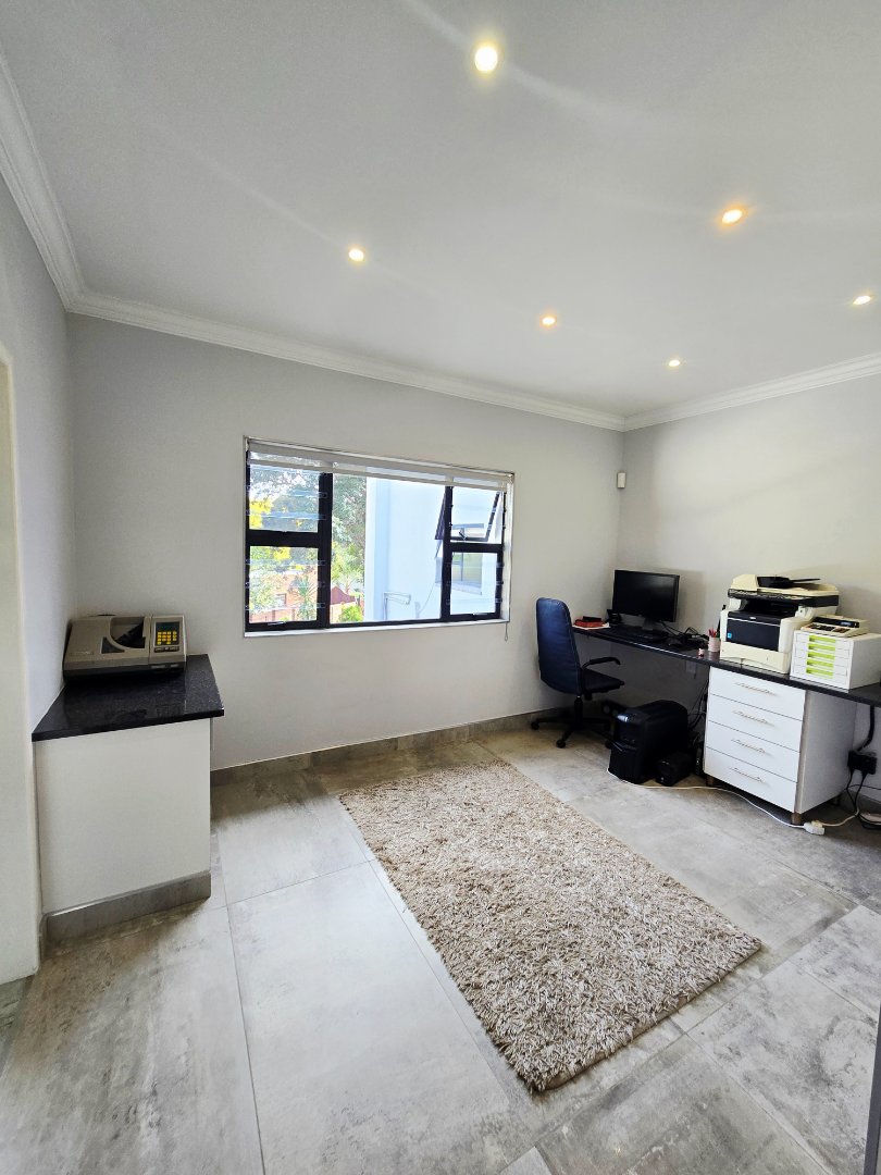 6 Bedroom Property for Sale in Wilkoppies North West